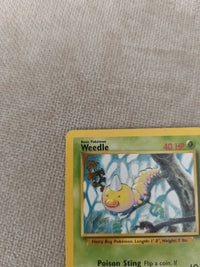 Weedle 69/102 actual card photograph 2